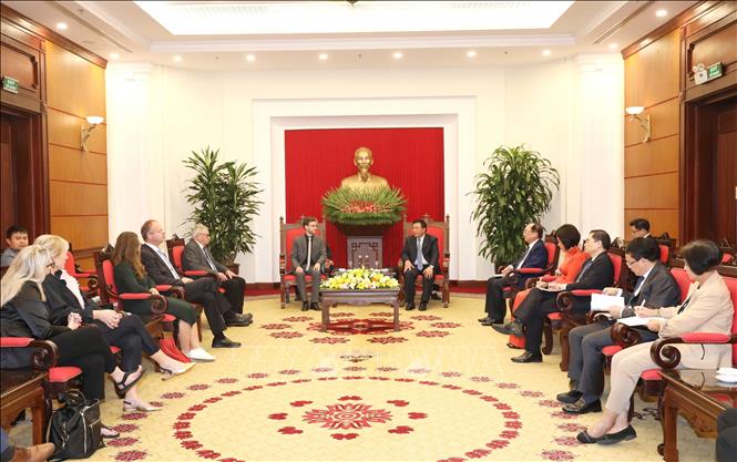 Politburo member, President of the Ho Chi Minh National Academy of Politics, Chairman of the Central Theory Council hosts leader of Germany’s Left Party