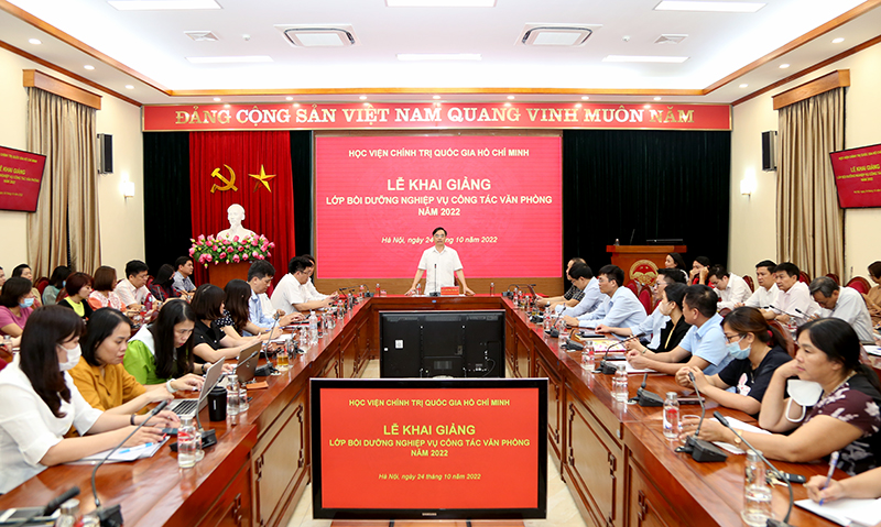 Khai giảng Lớp bồi dưỡng nghiệp vụ công tác văn phòng năm 2022